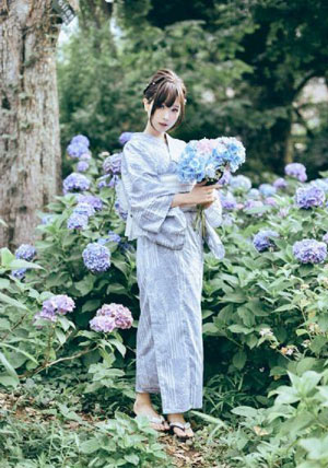 女大学生沙龙室2
